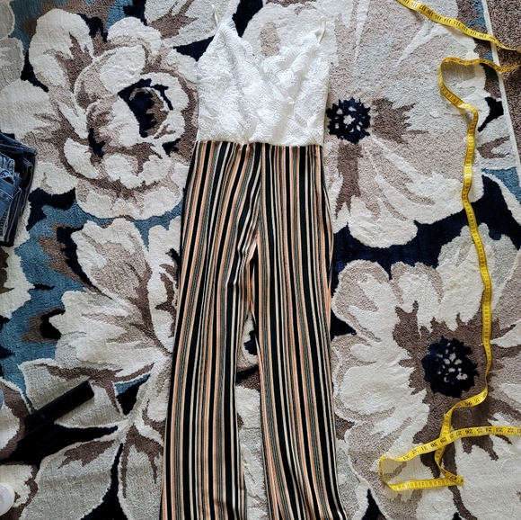 Woman's Jumpsuit in Size S - Picture 2 of 7